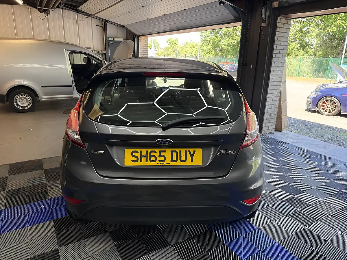 Used 2015 Ford Fiesta Zetec Grey - Interior and Exterior details 5