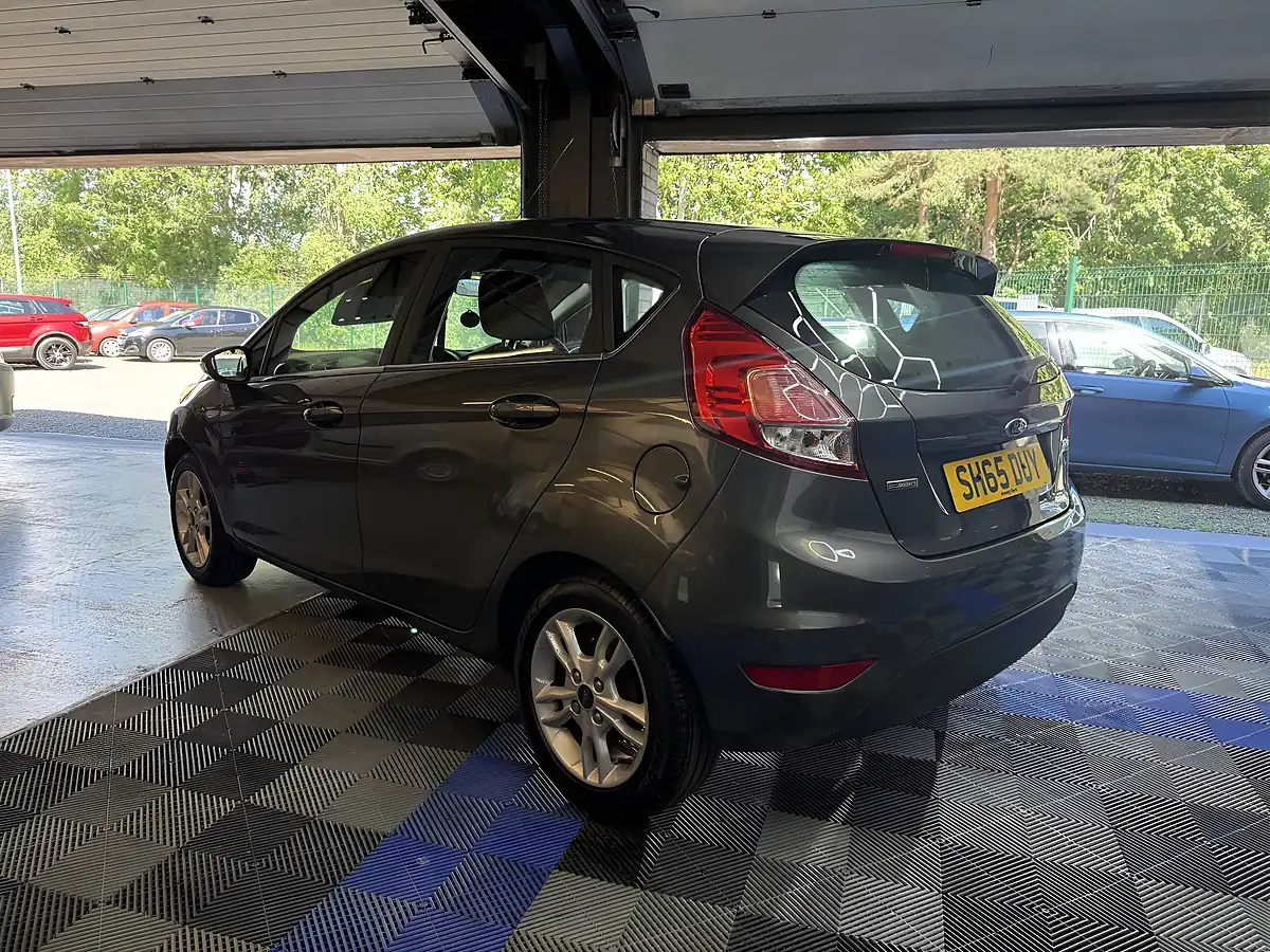 Used 2015 Ford Fiesta Zetec Grey - Interior and Exterior details 6