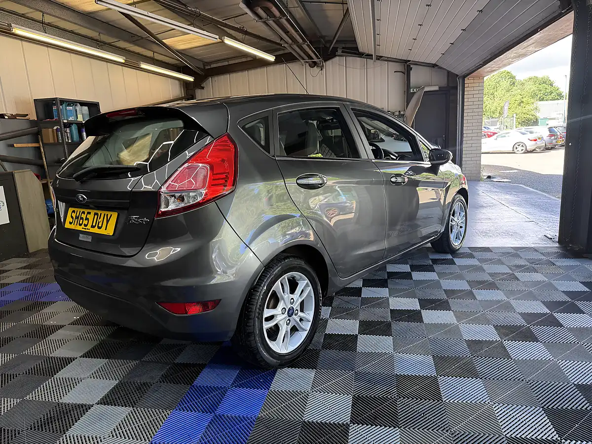 Used 2015 Ford Fiesta Zetec Grey - Interior and Exterior details 7