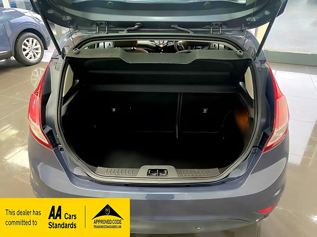 Used 2015 Ford Fiesta Zetec Grey - Interior and Exterior details 20