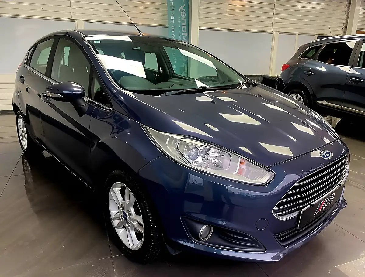 Used 2015 Ford Fiesta Zetec Grey - Interior and Exterior details 8