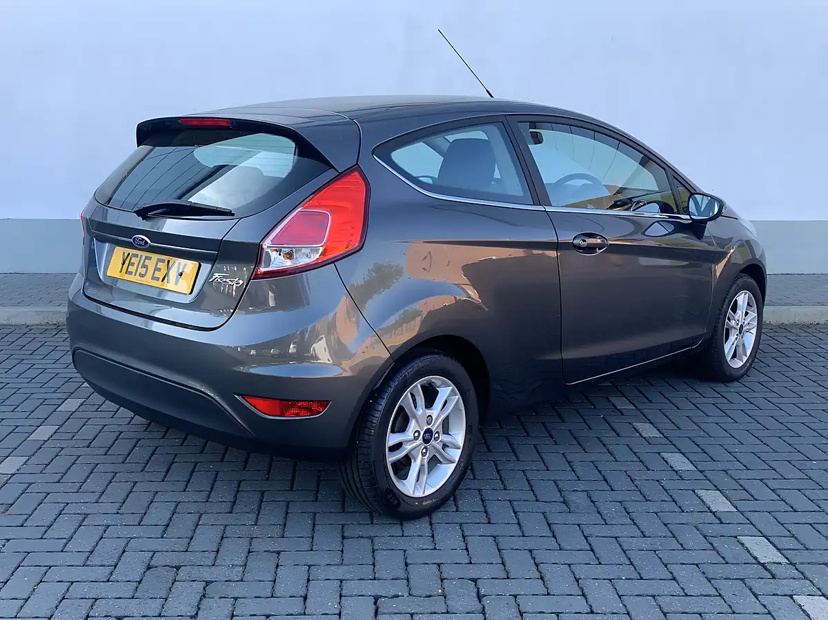 Used 2015 Ford Fiesta Zetec Grey - Interior and Exterior details 10
