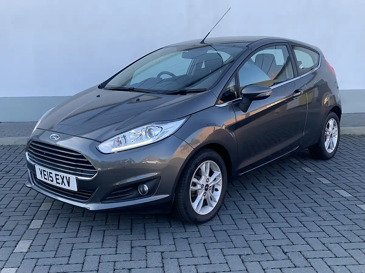 Used 2015 Ford Fiesta Zetec Grey - Interior and Exterior details 4