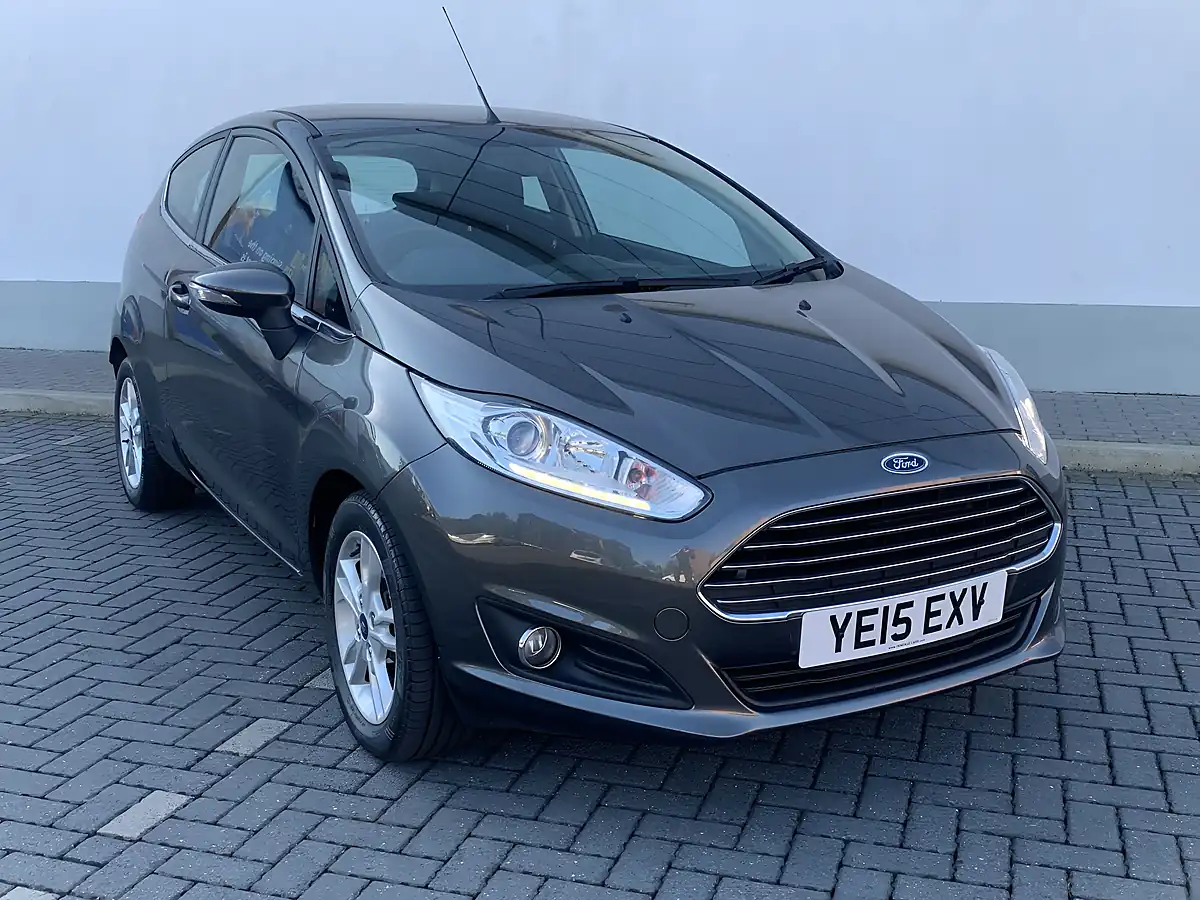Used 2015 Ford Fiesta Zetec Grey - Interior and Exterior details 6