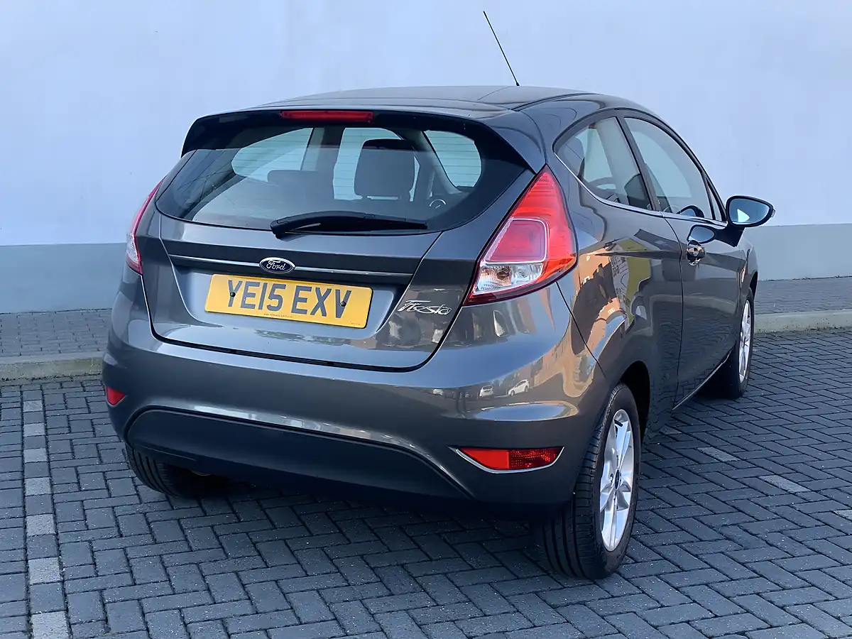 Used 2015 Ford Fiesta Zetec Grey - Interior and Exterior details 9