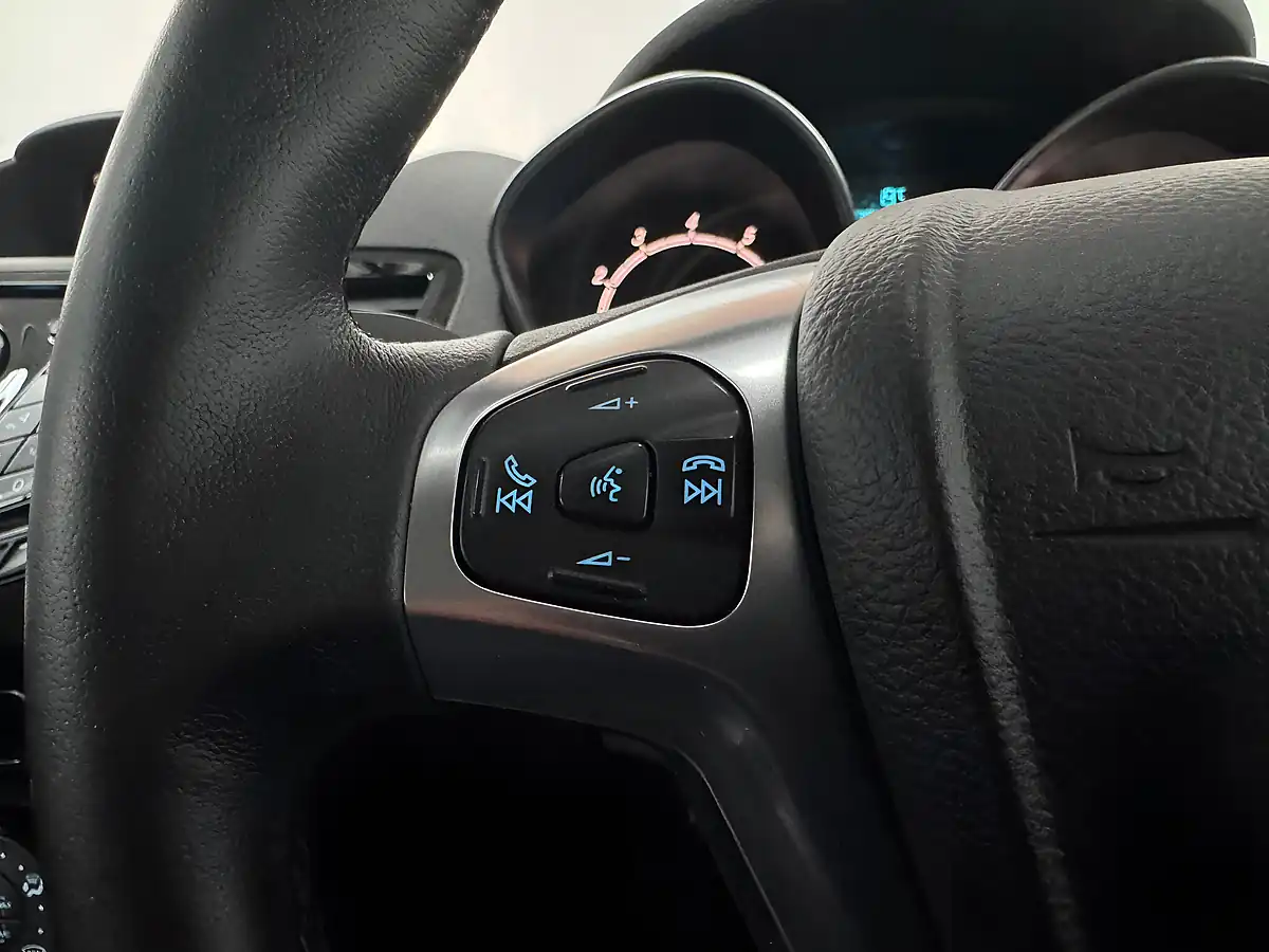 Used 2015 Ford Fiesta Zetec Magnetic Grey - Interior and Exterior details 15