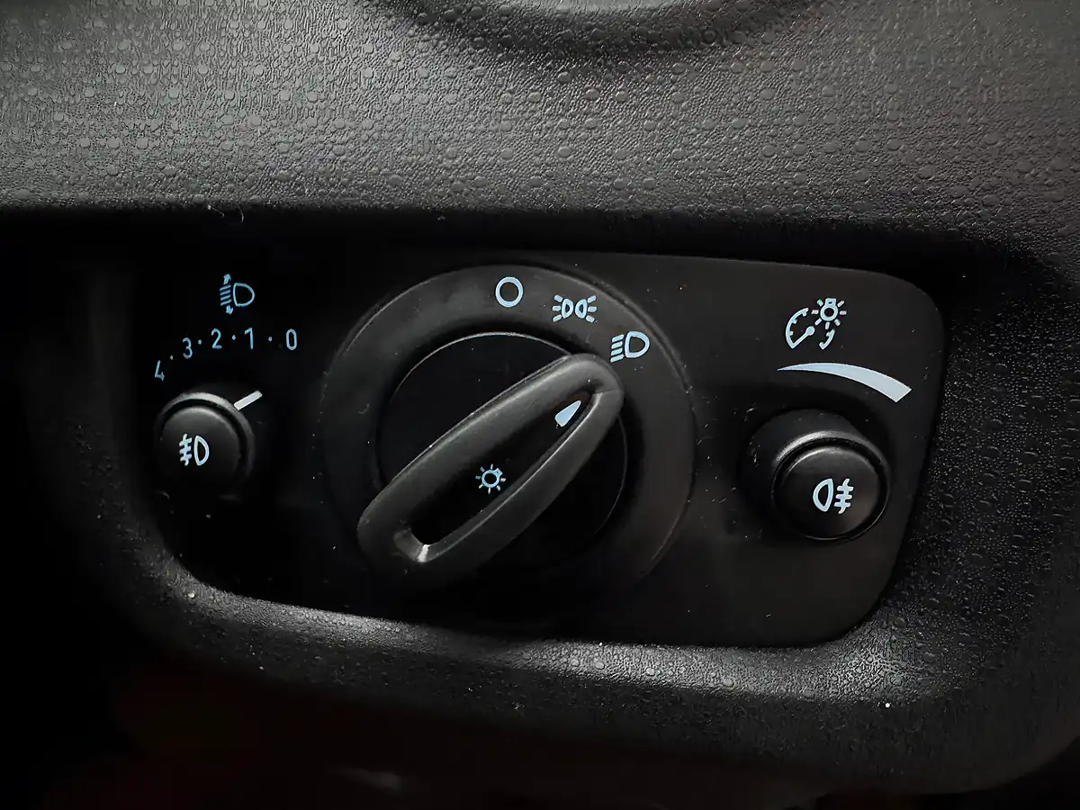 Used 2015 Ford Fiesta Zetec Magnetic Grey - Interior and Exterior details 16