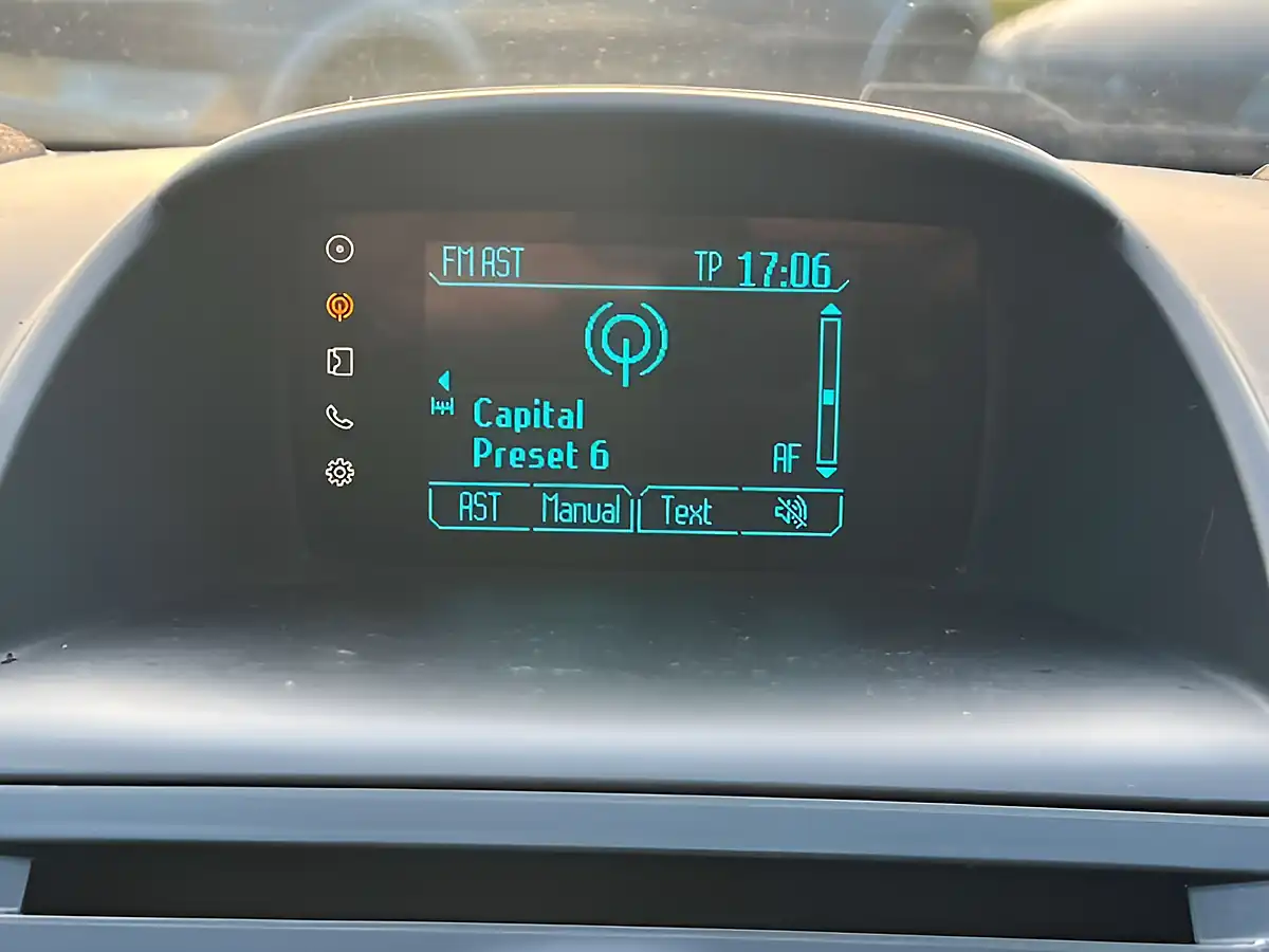 Used 2015 Ford Fiesta Zetec Midnight Sky - Interior and Exterior details 19