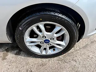 Used 2015 Ford Fiesta Zetec Moondust Silver - Interior and Exterior details 17