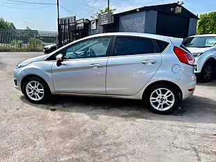 Used 2015 Ford Fiesta Zetec Moondust Silver - Interior and Exterior details 5