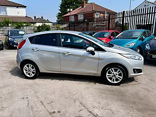Used 2015 Ford Fiesta Zetec Moondust Silver - Interior and Exterior details 6