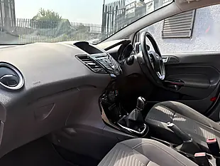 Used 2015 Ford Fiesta Zetec Moondust Silver - Interior and Exterior details 8
