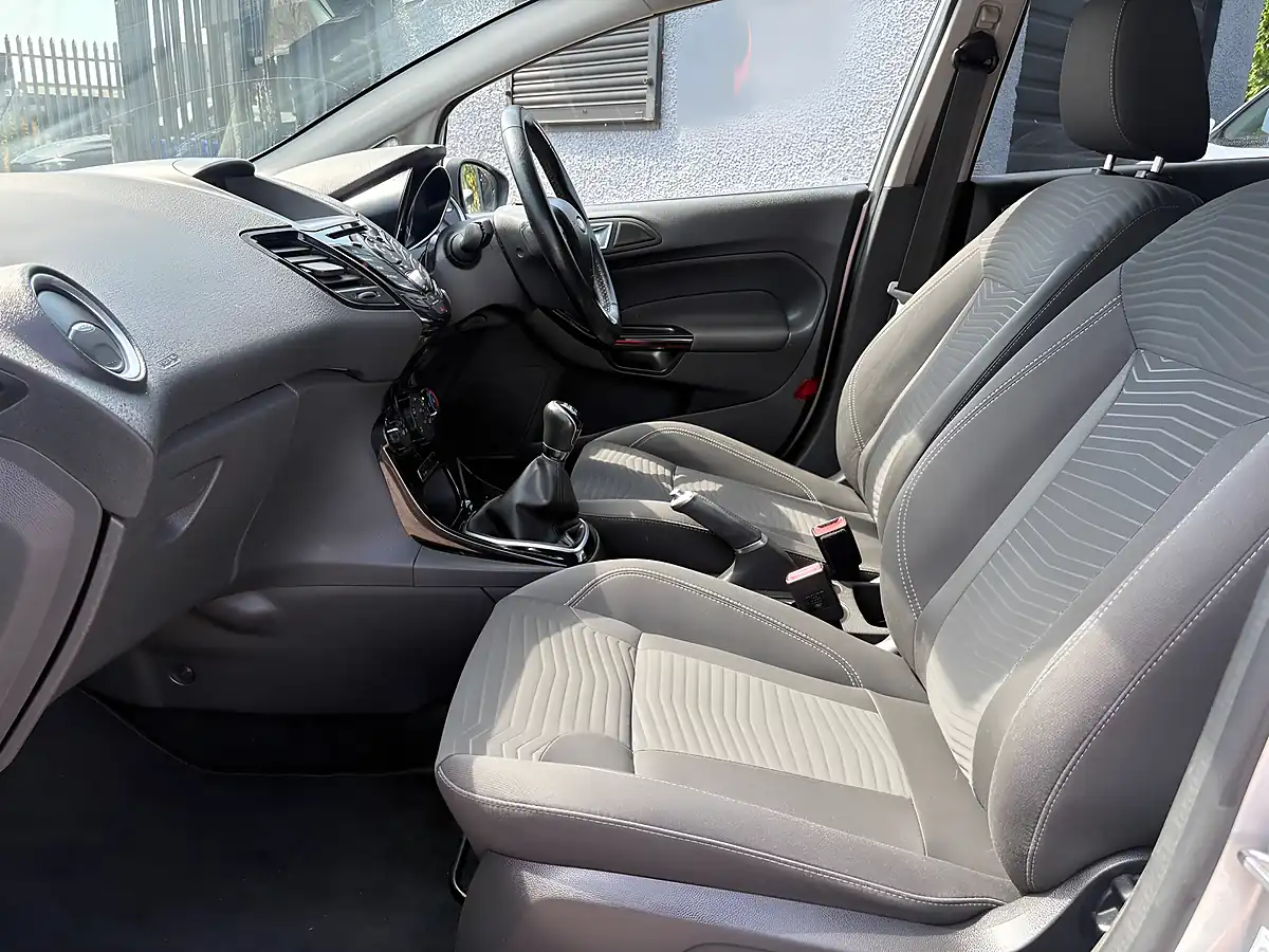 Used 2015 Ford Fiesta Zetec Moondust Silver - Interior and Exterior details 9