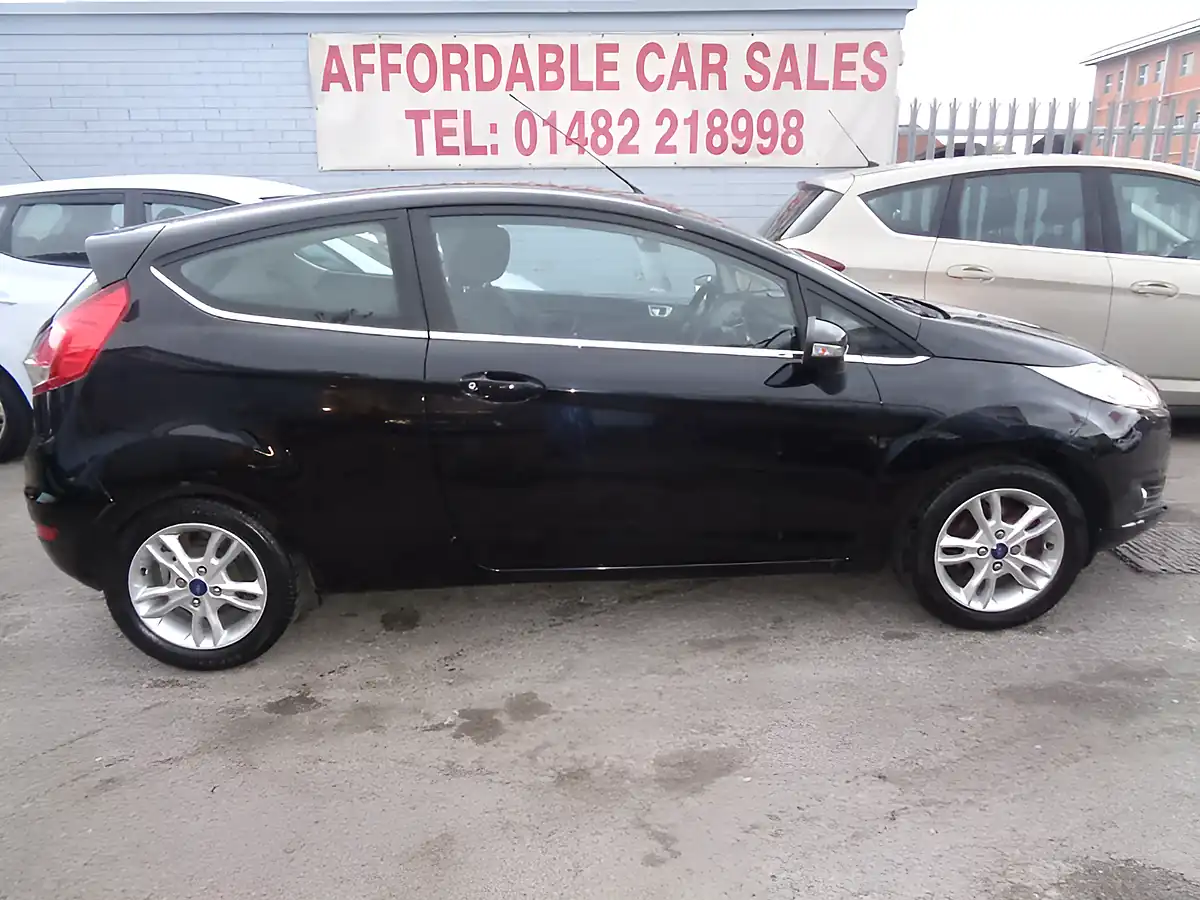Used 2015 Ford Fiesta Zetec Panther Black - Interior and Exterior details 15