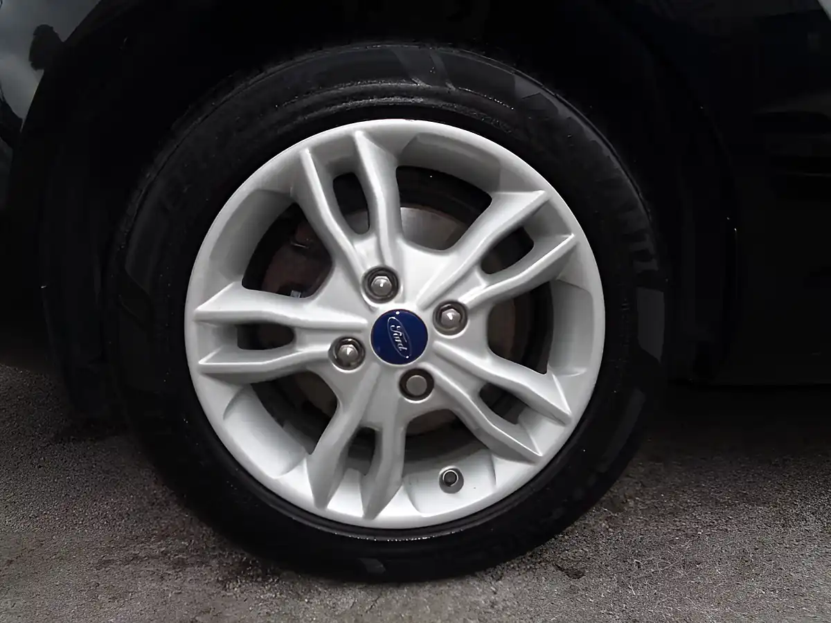 Used 2015 Ford Fiesta Zetec Panther Black - Interior and Exterior details 17