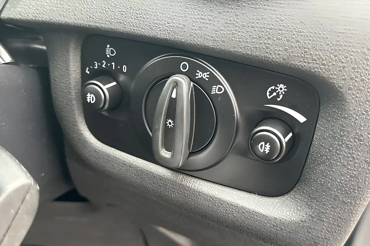 Used 2015 Ford Fiesta Zetec Polar White - Interior and Exterior details 17