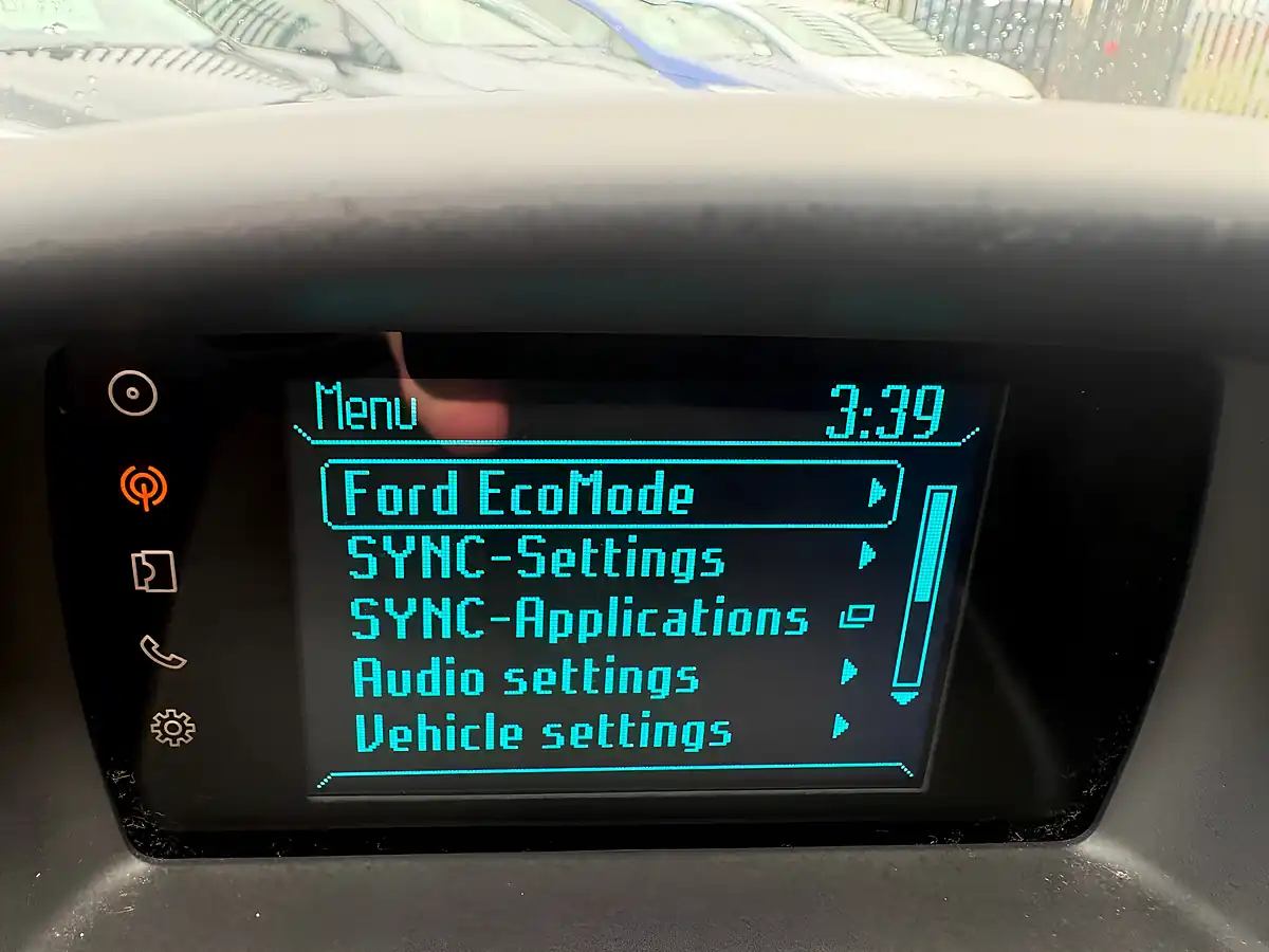Used 2015 Ford Fiesta Zetec Race Red - Interior and Exterior details 12
