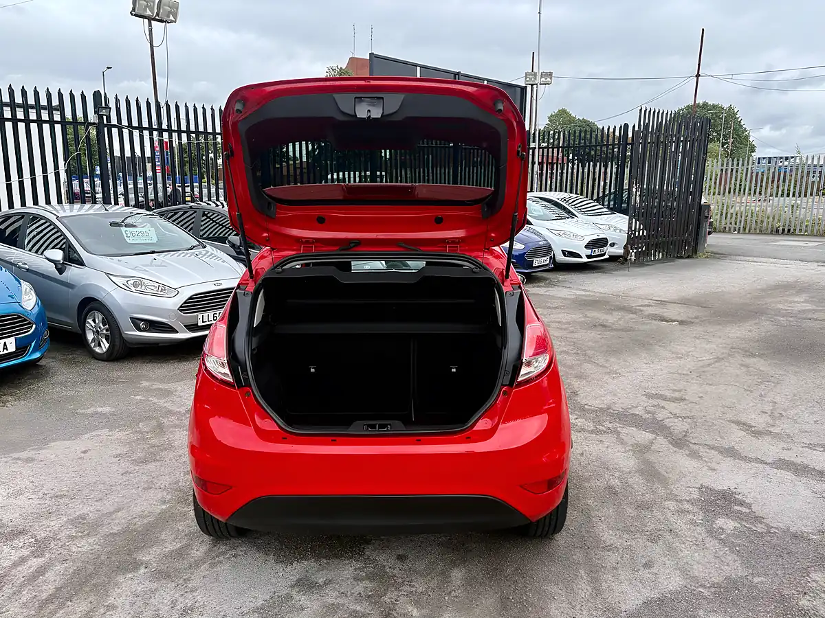 Used 2015 Ford Fiesta Zetec Race Red - Interior and Exterior details 15