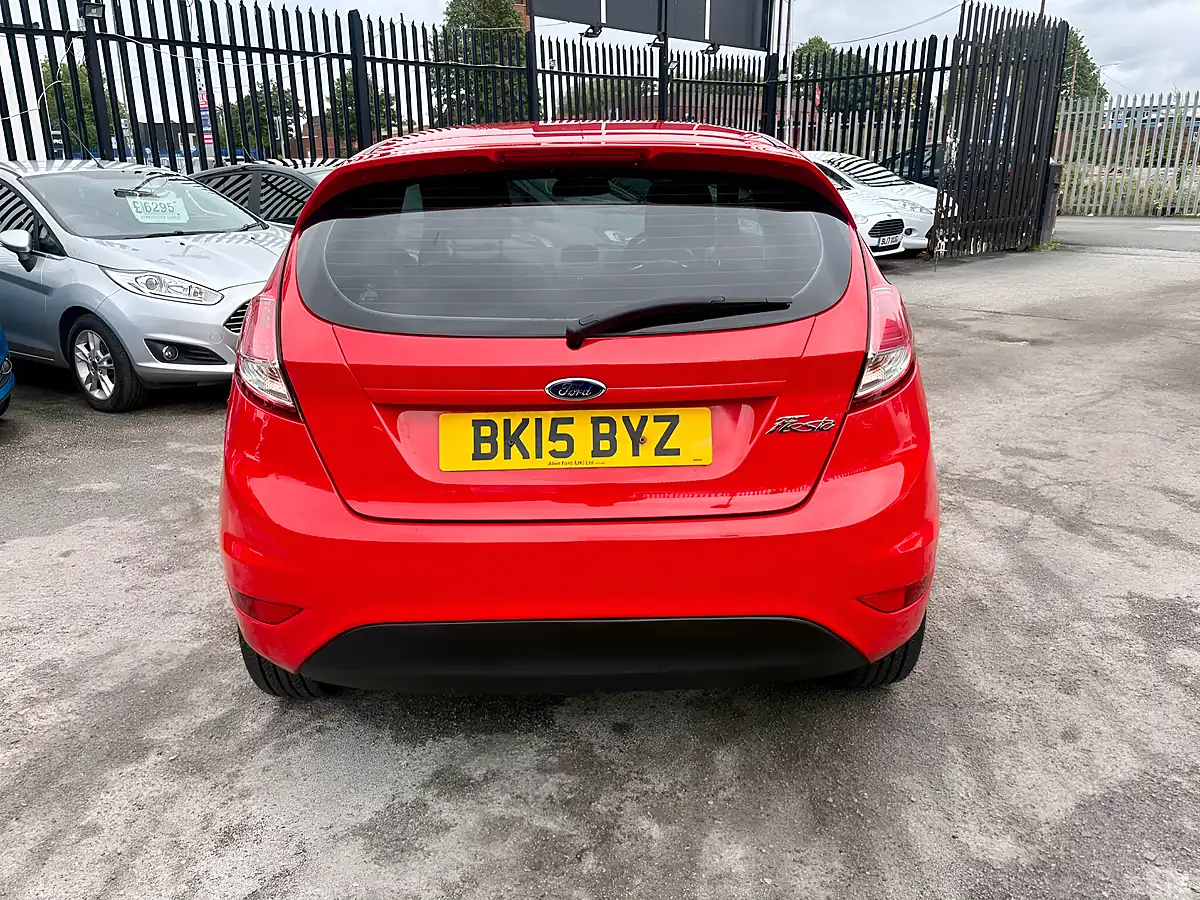Used 2015 Ford Fiesta Zetec Race Red - Interior and Exterior details 16