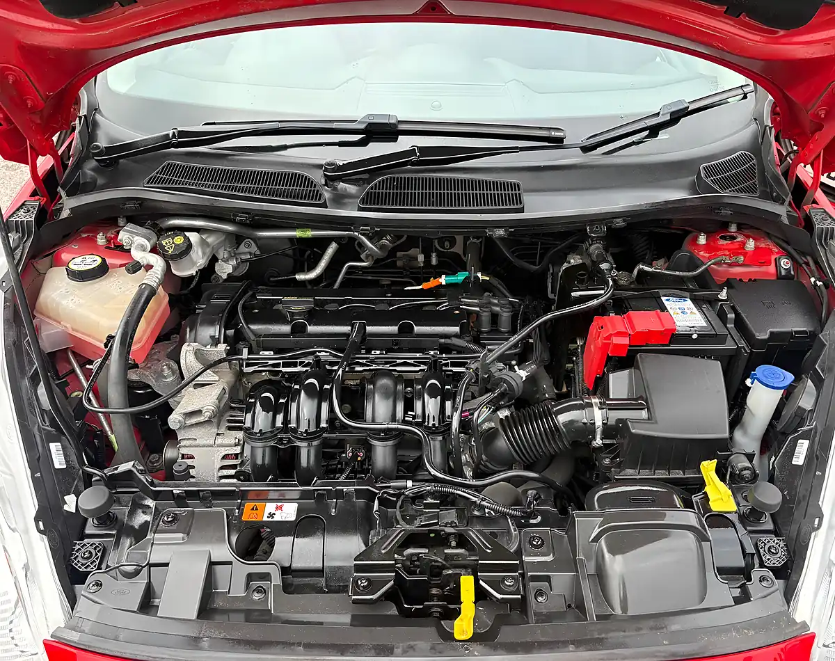 Used 2015 Ford Fiesta Zetec Race Red - Interior and Exterior details 19