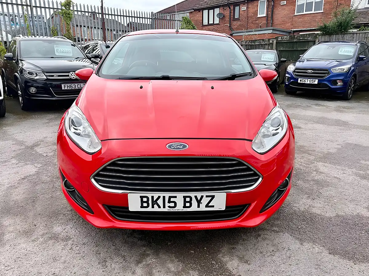 Used 2015 Ford Fiesta Zetec Race Red - Interior and Exterior details 20