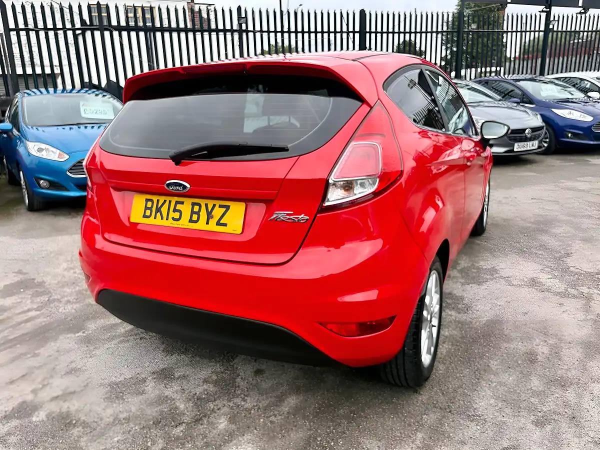 Used 2015 Ford Fiesta Zetec Race Red - Interior and Exterior details 4