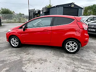 Used 2015 Ford Fiesta Zetec Race Red - Interior and Exterior details 5