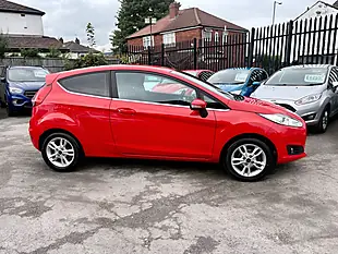 Used 2015 Ford Fiesta Zetec Race Red - Interior and Exterior details 6