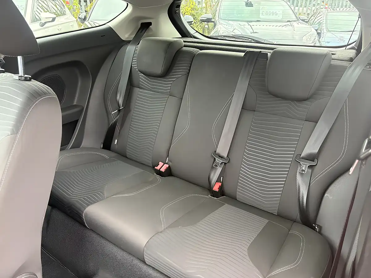 Used 2015 Ford Fiesta Zetec Race Red - Interior and Exterior details 7