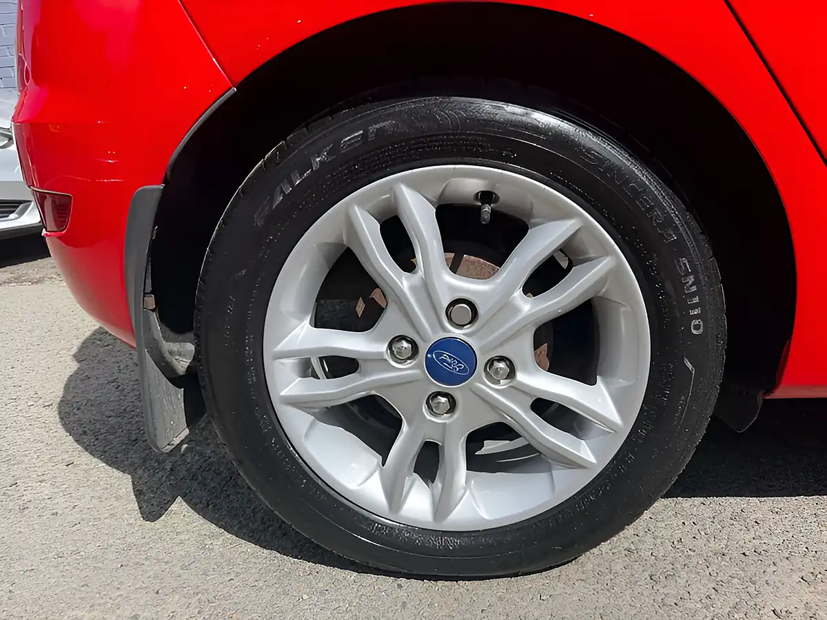 Used 2015 Ford Fiesta Zetec Red - Interior and Exterior details 10