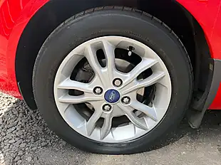 Used 2015 Ford Fiesta Zetec Red - Interior and Exterior details 11