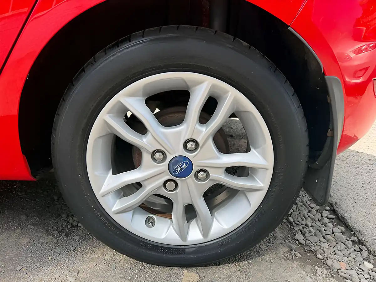 Used 2015 Ford Fiesta Zetec Red - Interior and Exterior details 12