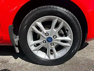 Used 2015 Ford Fiesta Zetec Red - Interior and Exterior details 9