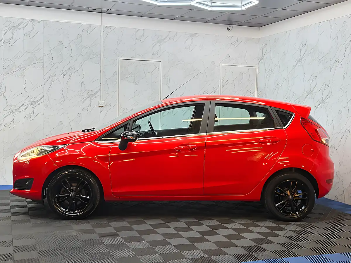 Used 2015 Ford Fiesta Zetec Red - Interior and Exterior details 8