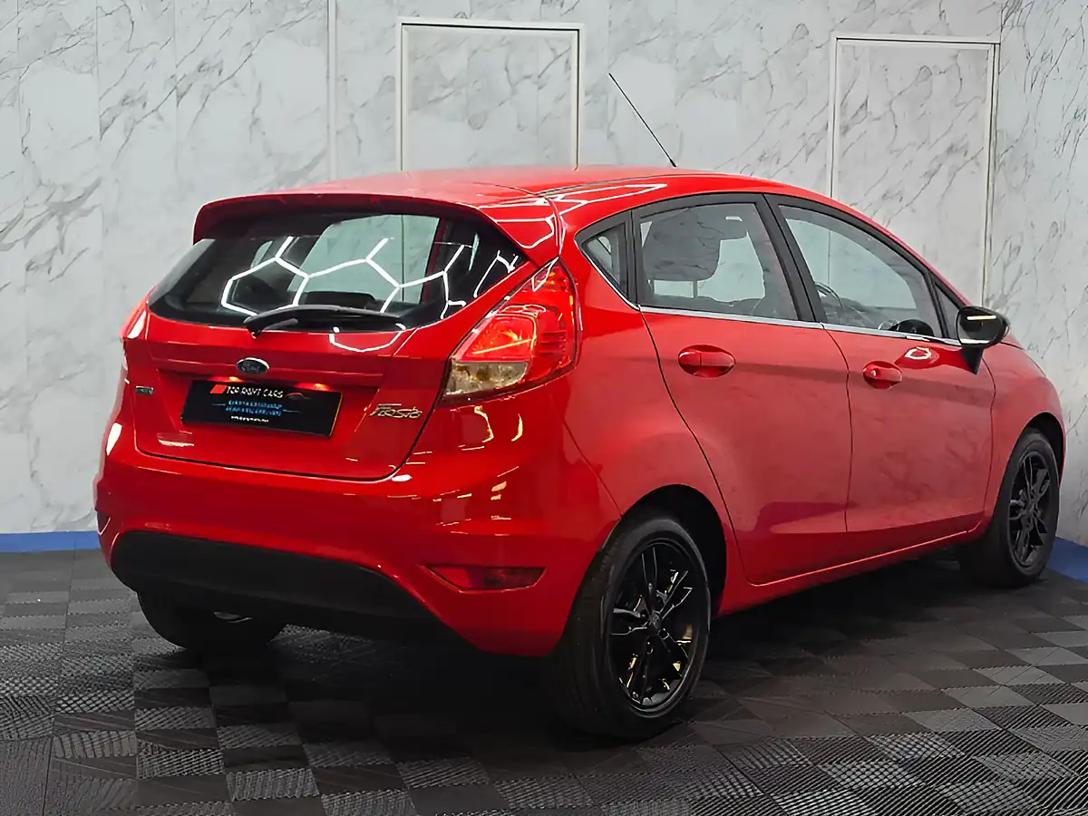 Used 2015 Ford Fiesta Zetec Red - Interior and Exterior details 9