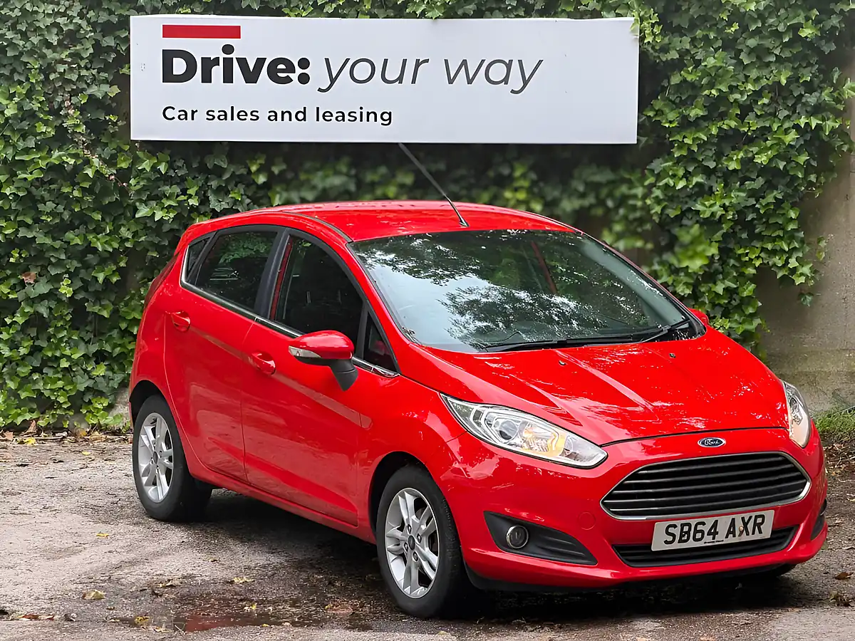 Used 2015 Ford Fiesta Zetec Red - Front View