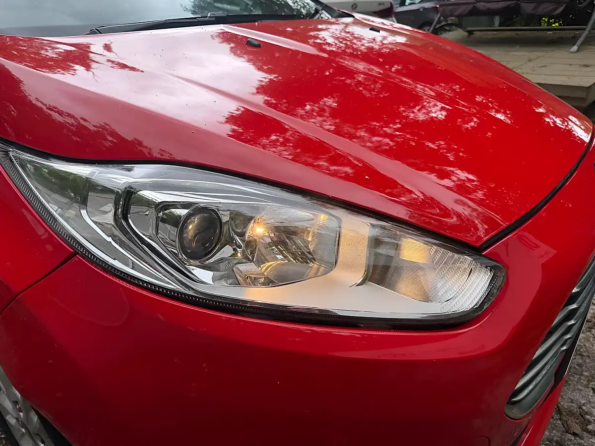Used 2015 Ford Fiesta Zetec Red - Interior and Exterior details 18