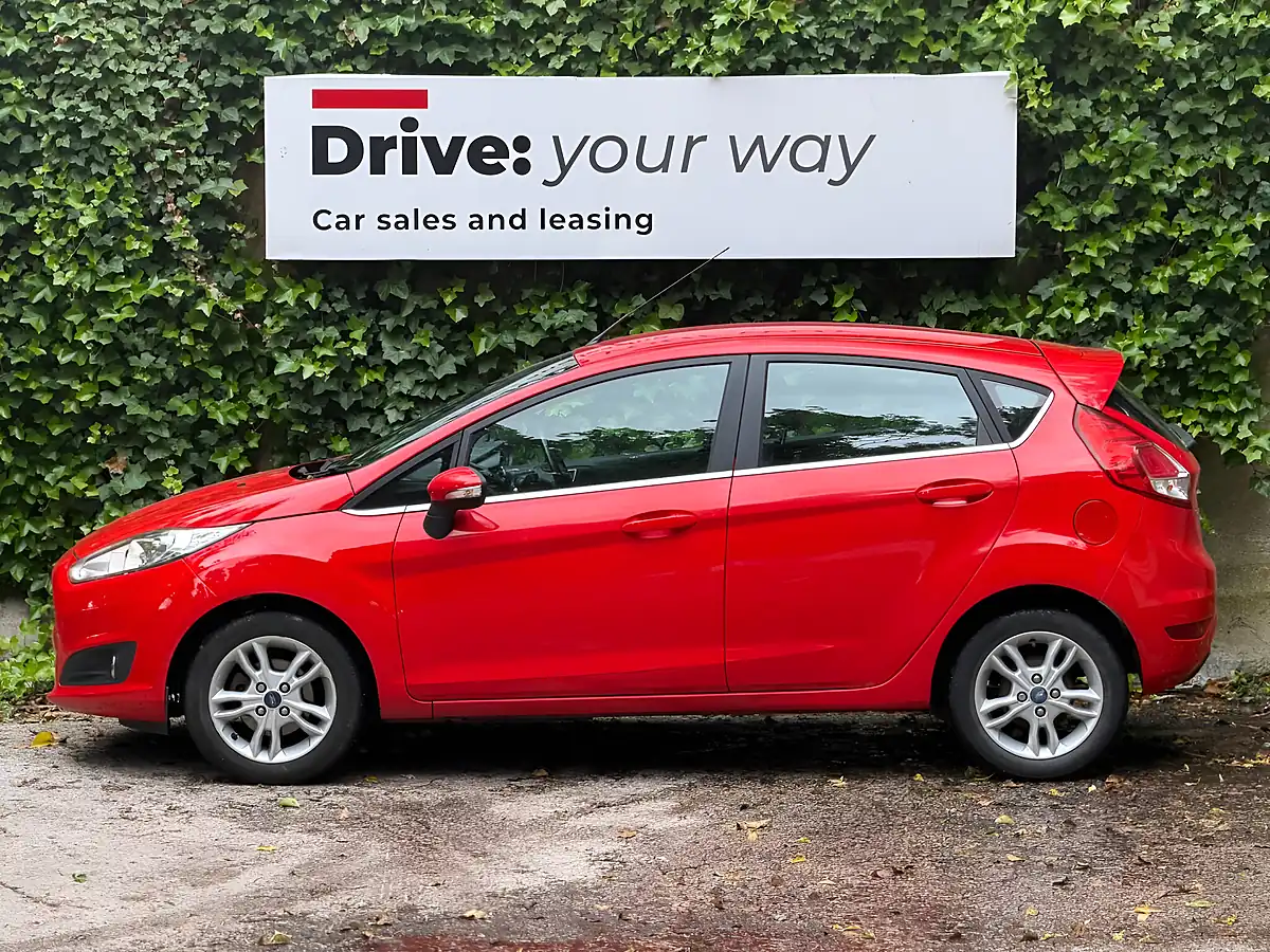 Used 2015 Ford Fiesta Zetec Red - Interior and Exterior details 4