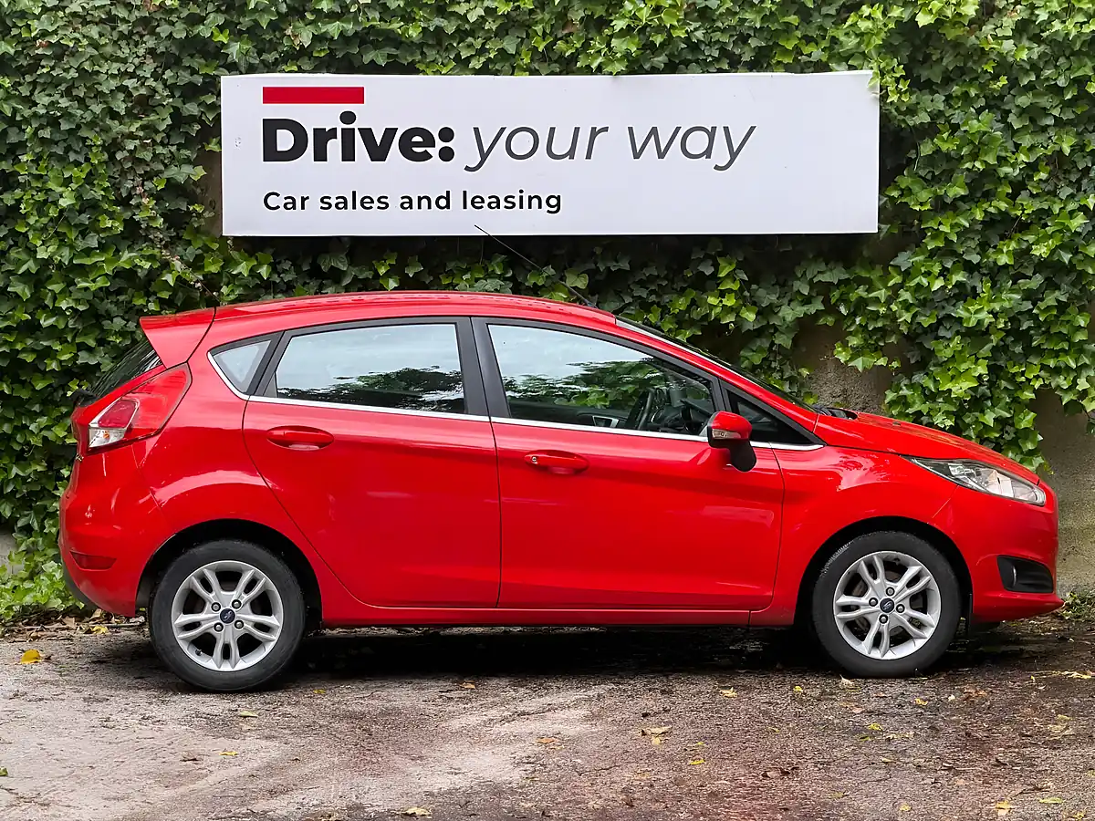 Used 2015 Ford Fiesta Zetec Red - Interior and Exterior details 5