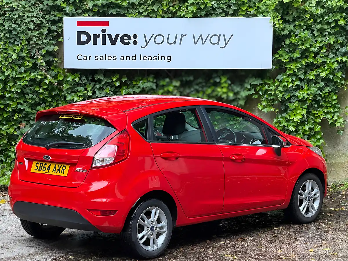 Used 2015 Ford Fiesta Zetec Red - Interior and Exterior details 7