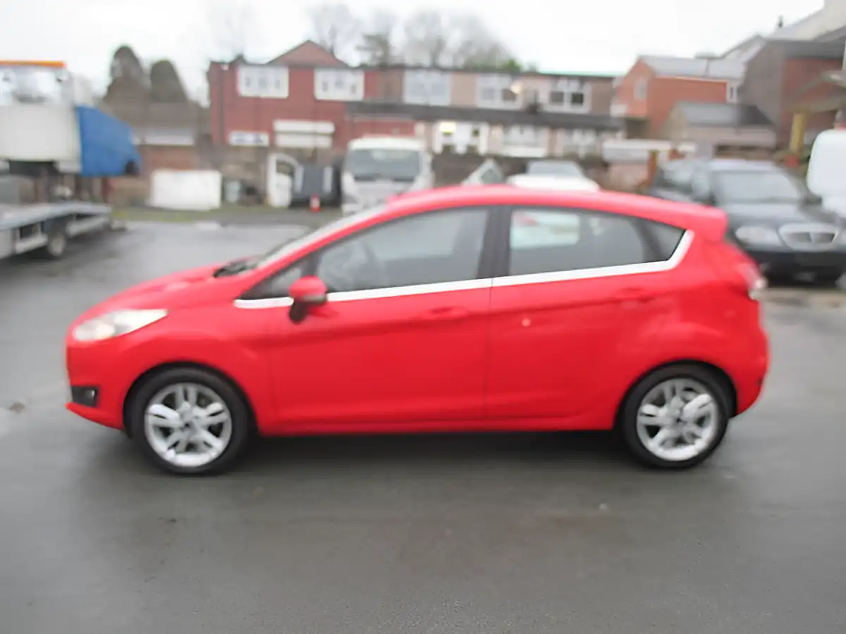 Used 2015 Ford Fiesta Zetec Red - Interior and Exterior details 3