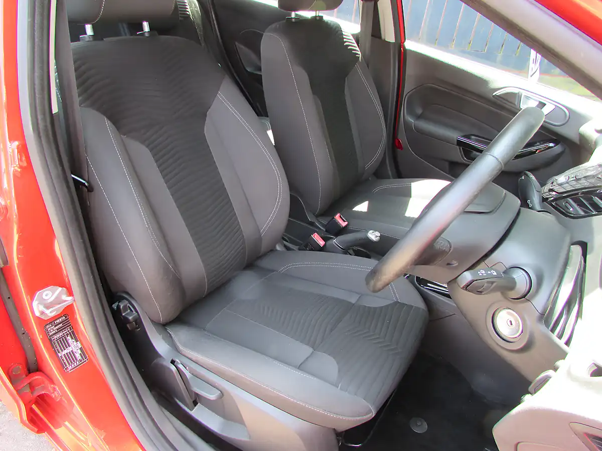 Used 2015 Ford Fiesta Zetec Red - Interior and Exterior details 7