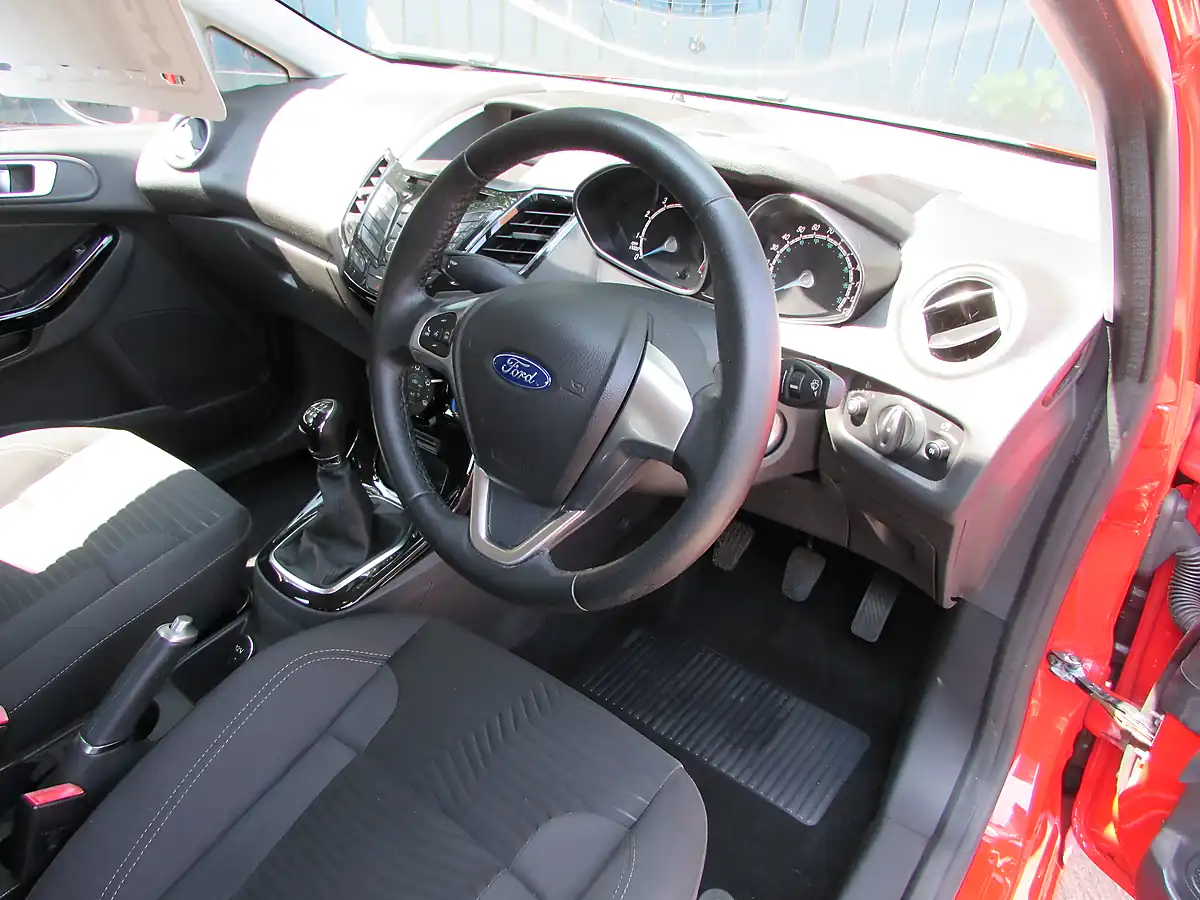 Used 2015 Ford Fiesta Zetec Red - Interior and Exterior details 8