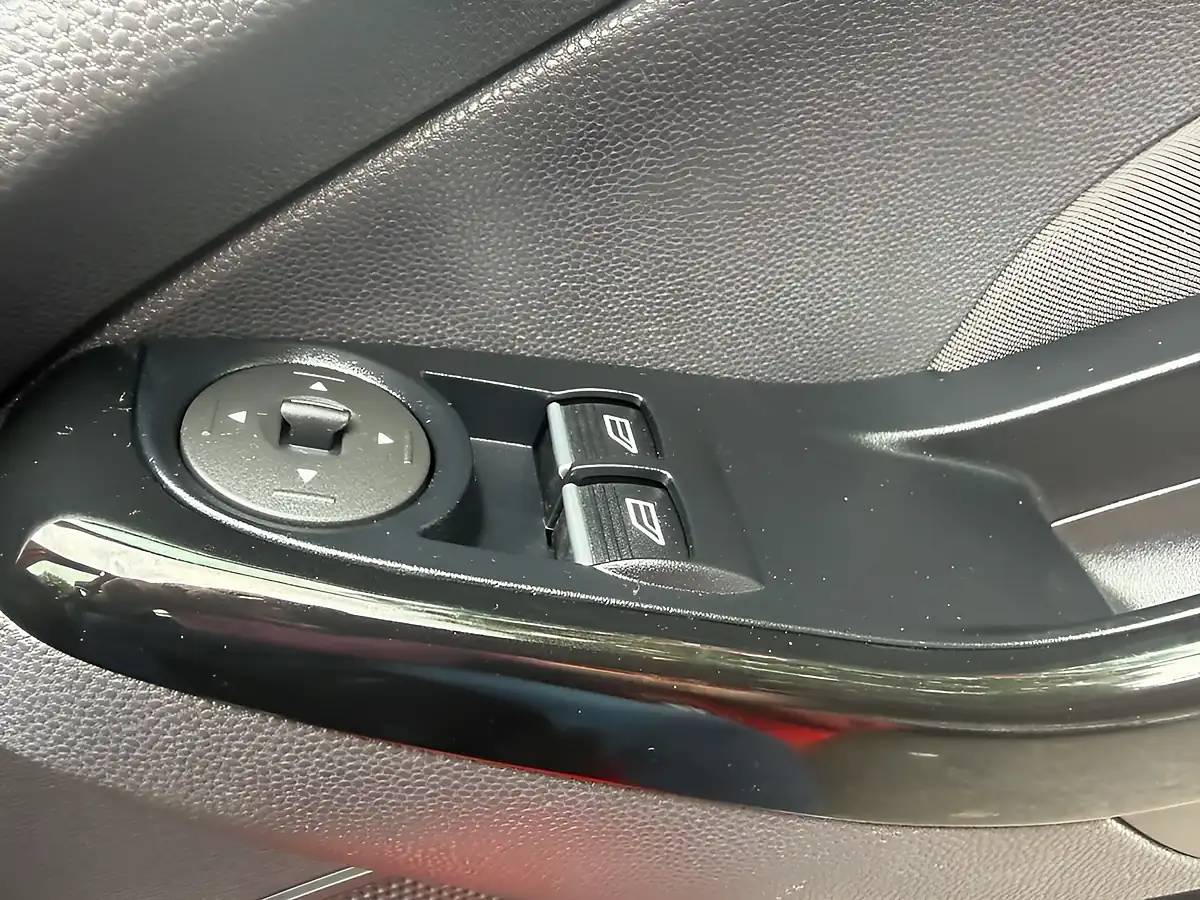 Used 2015 Ford Fiesta Zetec Red - Interior and Exterior details 16