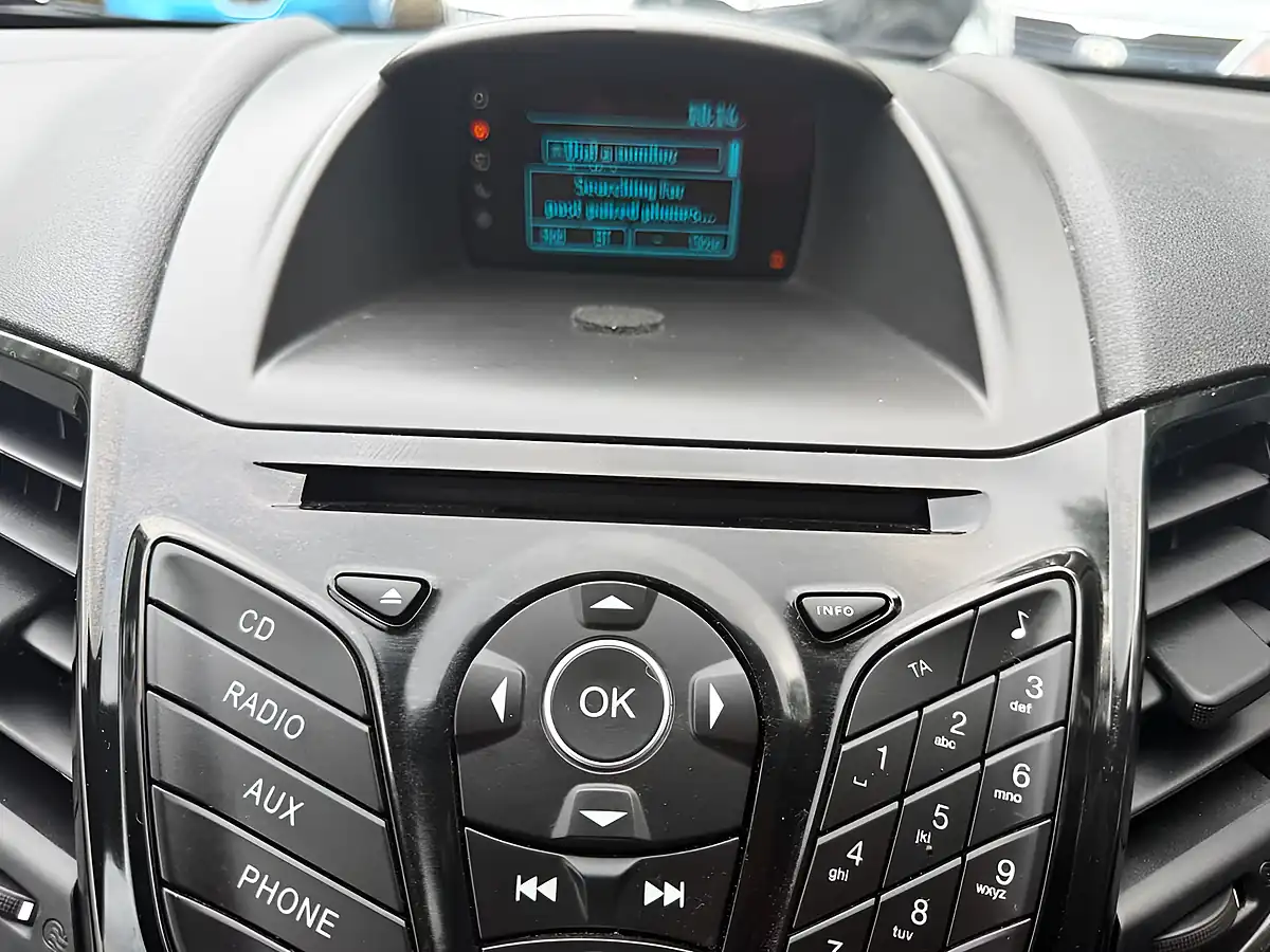 Used 2015 Ford Fiesta Zetec Red - Interior and Exterior details 17