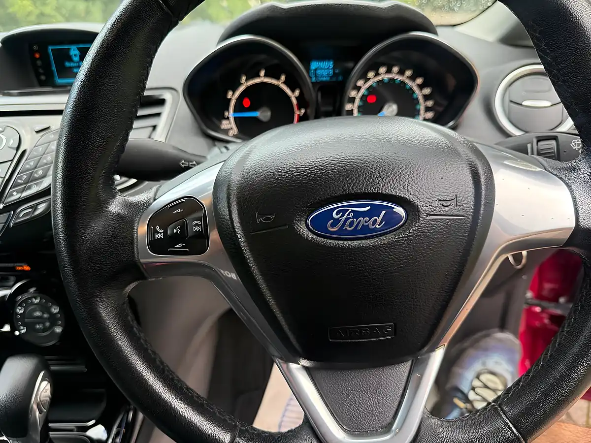 Used 2015 Ford Fiesta Zetec Red - Interior and Exterior details 18