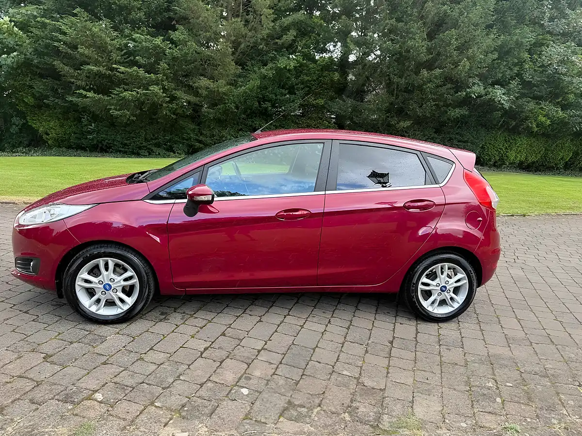 Used 2015 Ford Fiesta Zetec Red - Interior and Exterior details 7