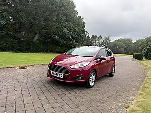 Used 2015 Ford Fiesta Zetec Red - Interior and Exterior details 9