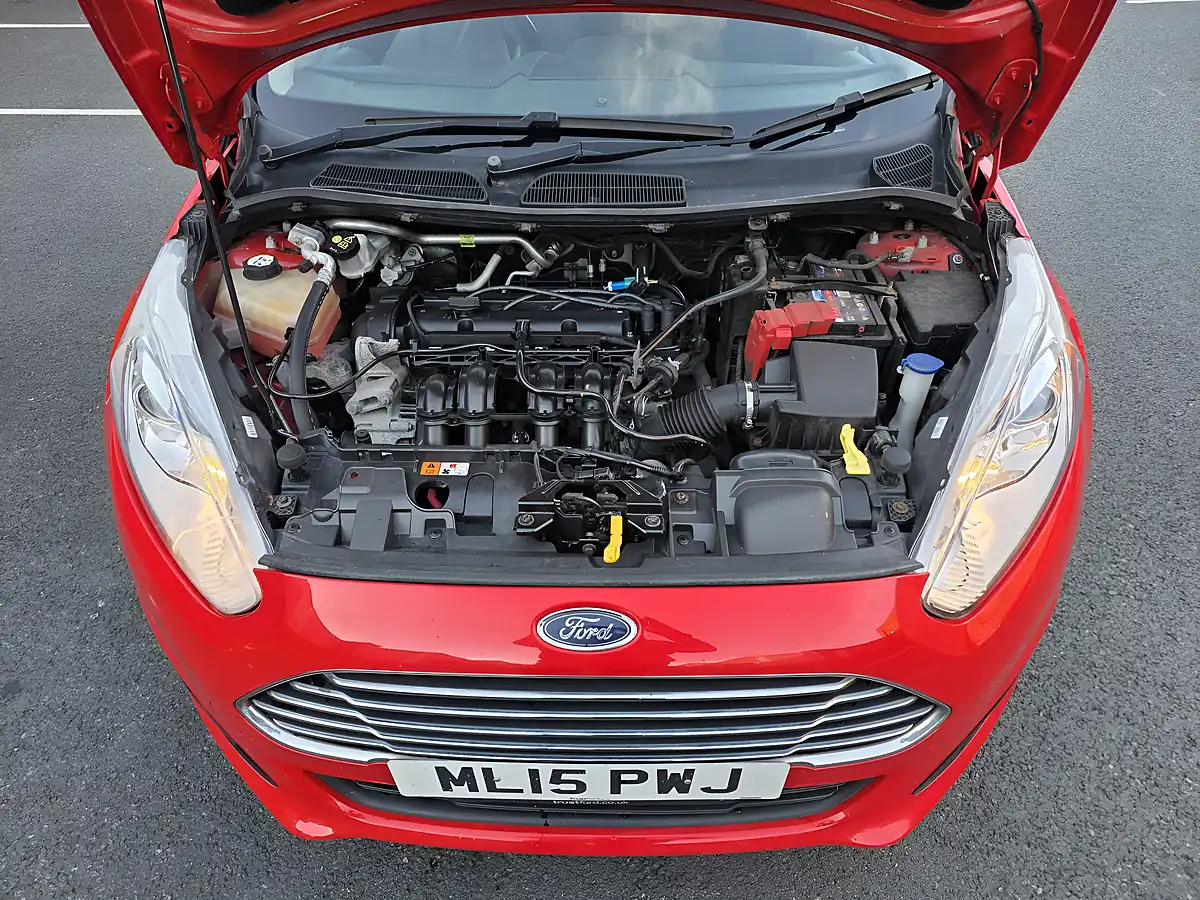 Used 2015 Ford Fiesta Zetec Red - Interior and Exterior details 18