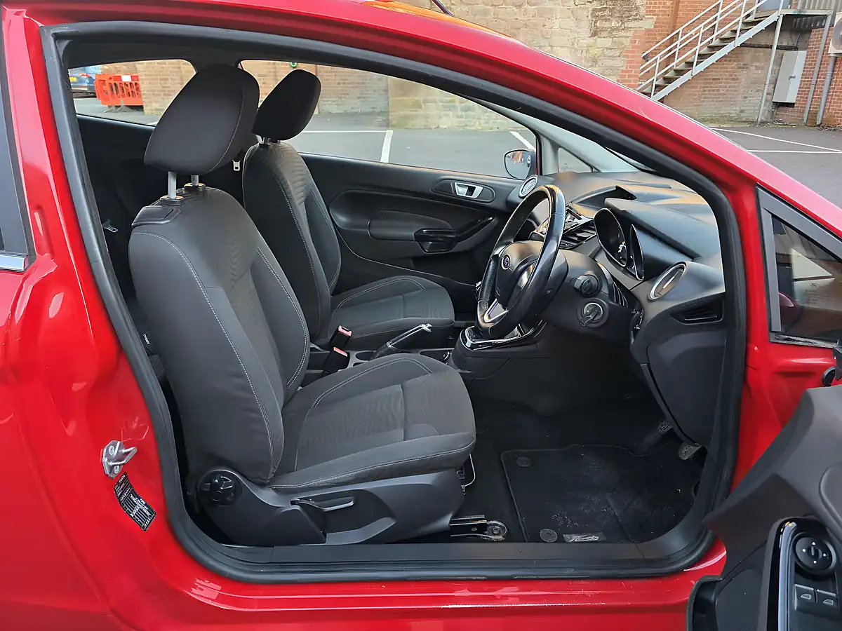 Used 2015 Ford Fiesta Zetec Red - Interior and Exterior details 9